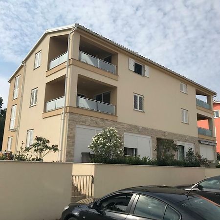 Malinska Apartment Екстериор снимка