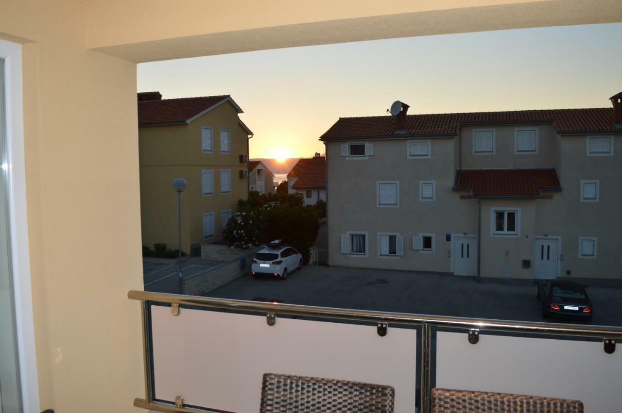 Malinska Apartment Екстериор снимка
