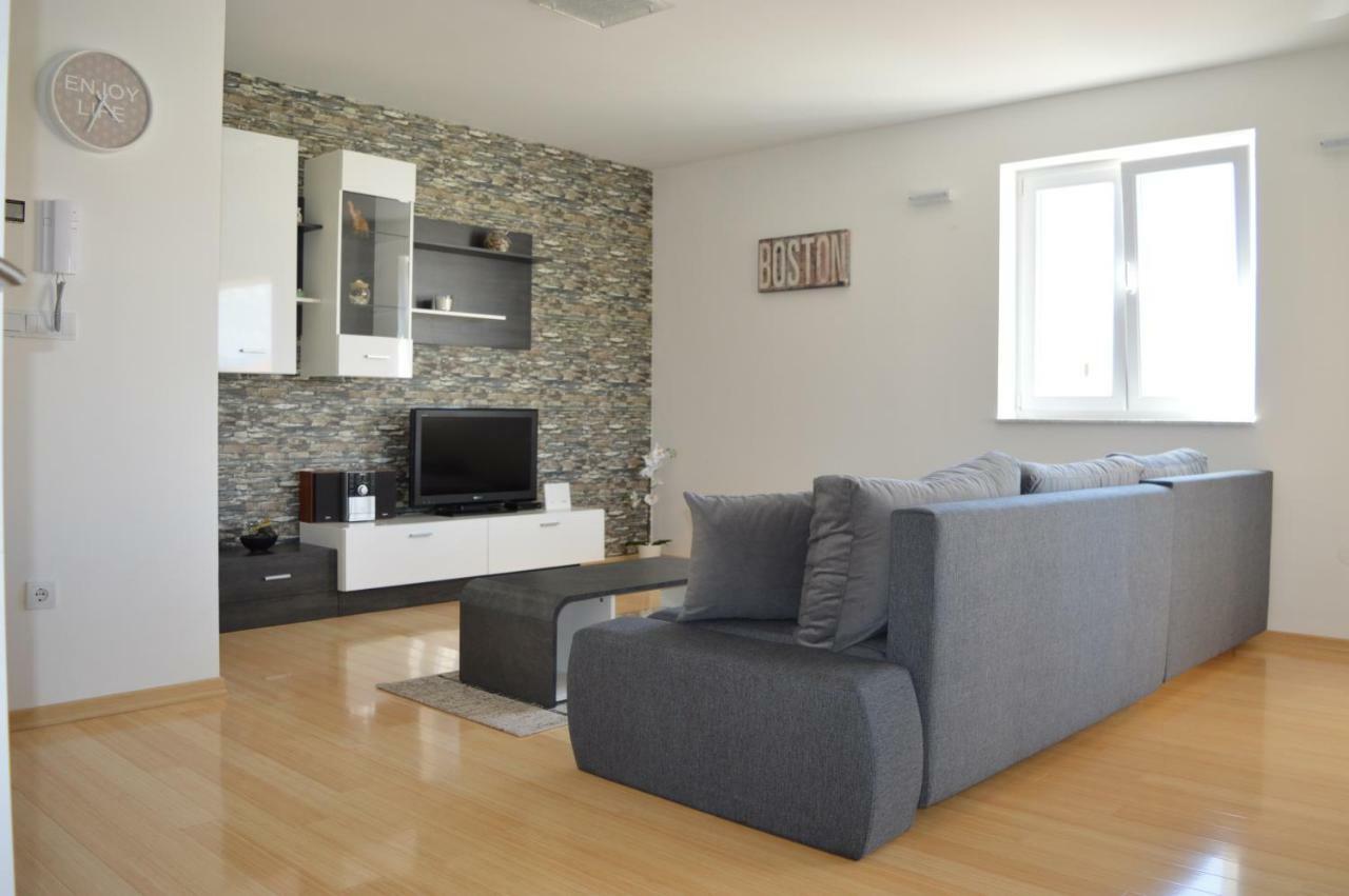 Malinska Apartment Екстериор снимка