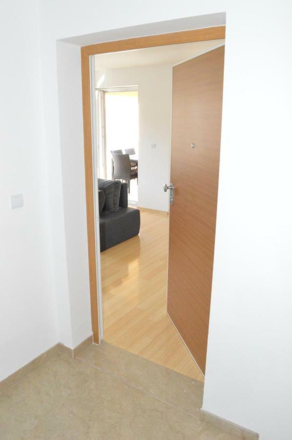 Malinska Apartment Екстериор снимка