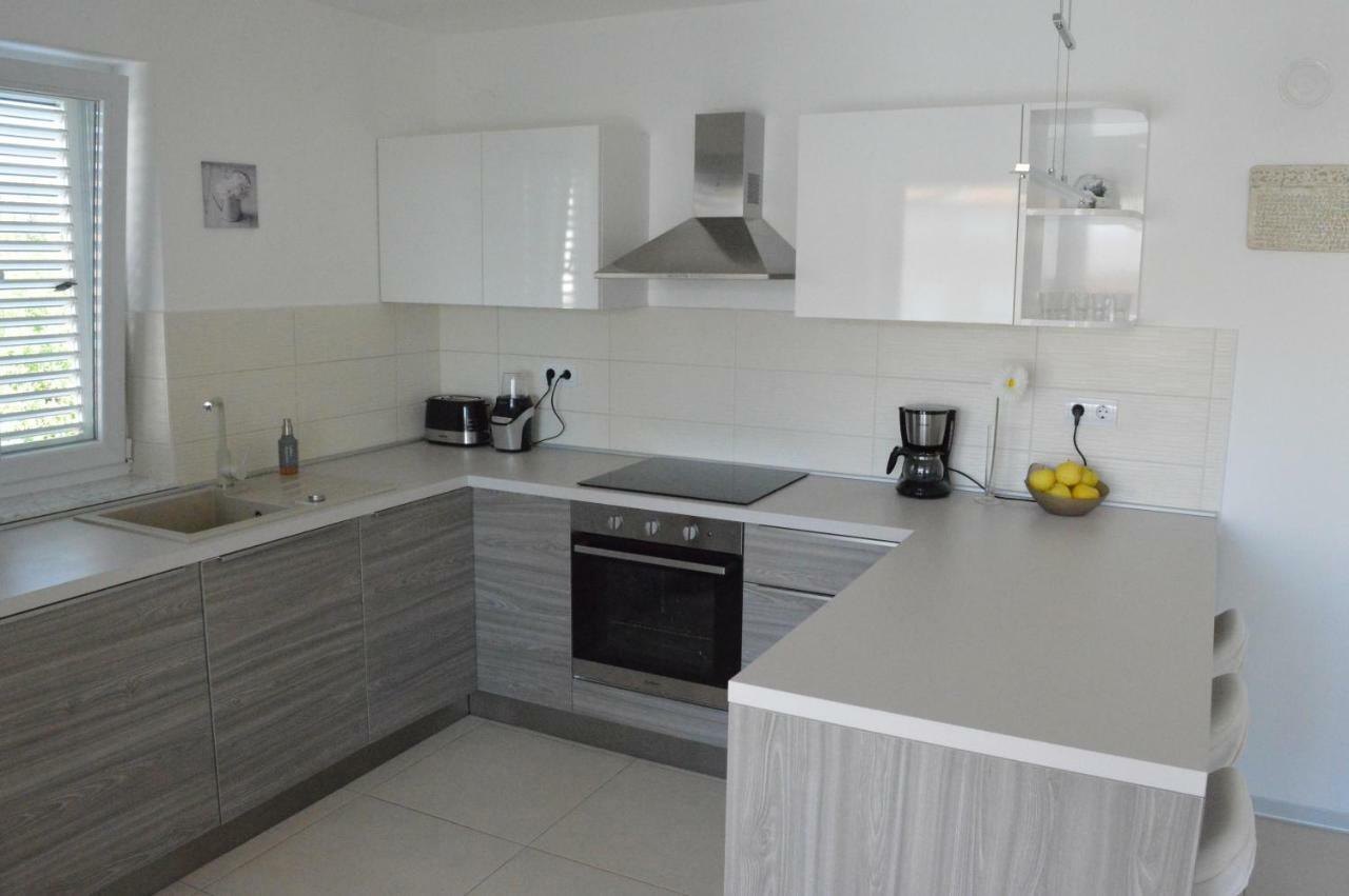Malinska Apartment Екстериор снимка